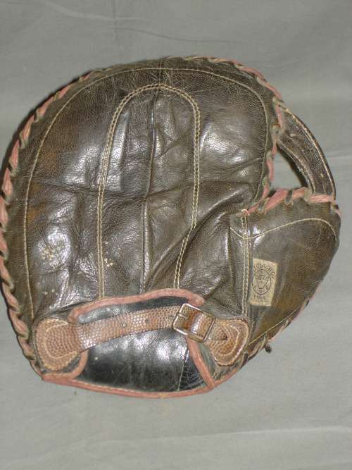 A.J. Reach Basemitt Back